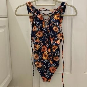 NWOT Beach Riot Women's Navy Floral Kira One Piece Swimsuit - Size XS